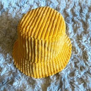 New Urban Outfitters thick corduroy bucket hat
